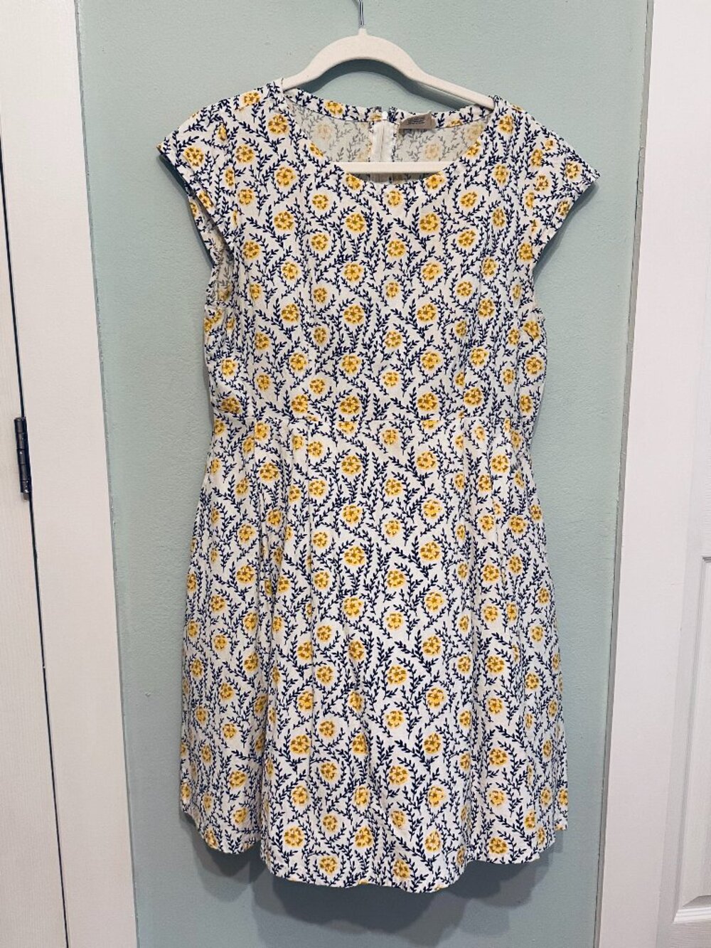 Mata Traders Cotton dress with POCKETS! White/yellow/black floral pattern